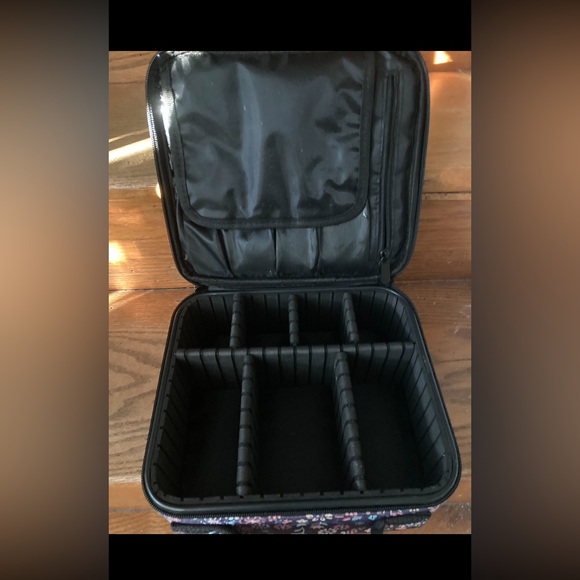 Joligrace Travel Make Up Bag - Picture 2 of 3